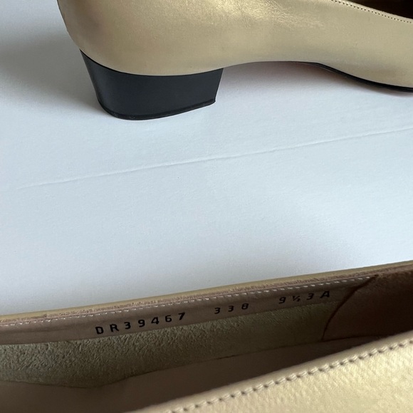 VINTAGE Salvatore Ferragamo gold vara platino calf size 9 1/2 AAA - Picture 10 of 10